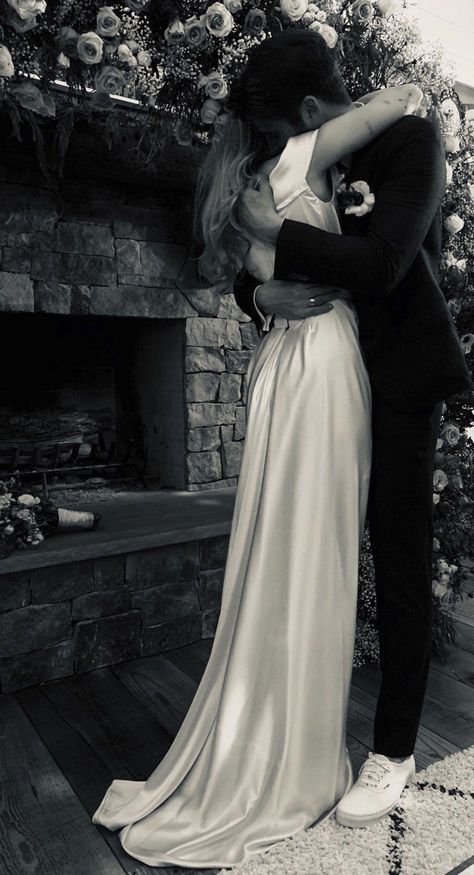 Miley Cyrus Confirms Wedding to Liam Hemsworth with Touching Photos — See Her Stunning Dress #weddingaesthetic Miley Cyrus Wedding, Vivienne Westwood Wedding Dress, Vivienne Westwood Wedding, Miley And Liam, Touching Photos, Famous Dress, Liam Hemsworth, Wedding Dress Trends, Miley Cyrus