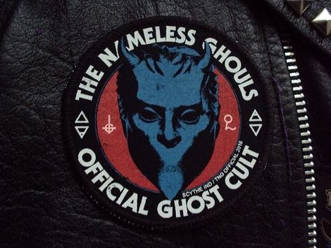 the nameless ghouls https://www.instagram.com/p/BDBduqDkfb-/?taken-by=thenamelessghouls + https://www.instagram.com/branca_studio/ The Nameless Ghouls, Punk Vest, Nameless Ghouls, Vest Patches, Battle Jacket, Ghost Band, Ghost Bc, Digital Closet, Telegram Stickers