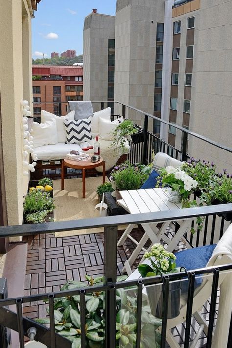 open balcony is a great idea too Patio Balcony Ideas, Balcon Mic, Narrow Balcony, Small Apartment Balcony Ideas, Boho Apartment, Small Patio Decor, Apartment Balcony Garden, Boho Apartments, Balkon Decor