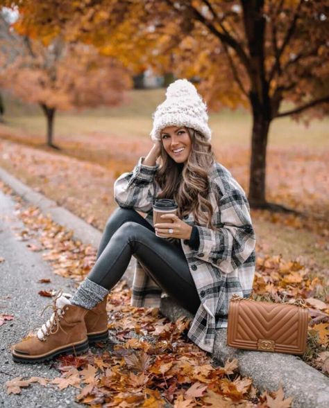 Shacket Outfit, Cute Thanksgiving Outfits, Camping Outfits, Thanksgiving Outfit, Looks Chic, Fall Fashion Outfits, Fashion Mode, Winter Fashion Outfits, Fall Winter Outfits