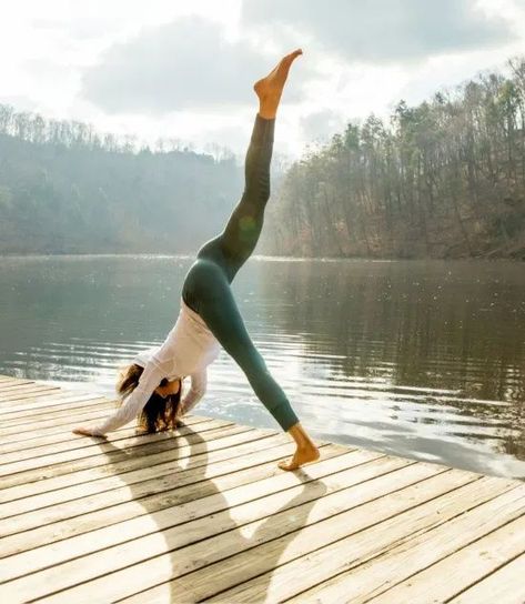 10 Ways Yoga Helps You And Your Love Life Photo Yoga, Yoga Shoot, Yoga Poses Photography, Yoga Goals, Yoga Photoshoot, Yoga Girls, Yoga Aesthetic, Yoga Kurse, Yoga Inspo