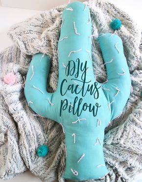 Diy Pillow Designs, Diy Cactus, Cactus Pillow, Cactus Diy, Pillow Projects, Paper Pencil, Memory Pillows, Paper Embroidery, Sewing Pillows