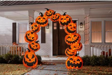 Home Depot Is Selling A Pumpkin Arch That Lights Up and It’s The Perfect Entry For Halloween If you need a piece that makes a huge statement, this is it! This pumpkin arch from Home Depot is huge! This is definitely a great piece to pull off an amazing Halloween yard! Kids will have so much fun walking under the arch and right up to your door! It’s illuminated by 210 LEDContinue Reading Seriously. Read it: Home Depot Is Selling A Pumpkin Arch That Lights Up and It’s The Perfect Halloween Wishlist, Pumpkin Arch, Home Depot Halloween, Halloween Yard Displays, Fall Smells, Table Halloween, Halloween Photo Booth, Halloween Decor Diy, Halloween Tattoo