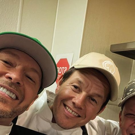 DONNIE WAHLBERG on Instagram: "Cooking something up, in the kitchen, with these two! #family ❤️ @wahlburgers @markwahlberg @chefpaulwahlberg" Donnie And Mark Wahlberg, Wahlberg Brothers, Donnie Wahlberg, The Right Stuff, Mark Wahlberg, New Kids On The Block, Blue Bloods, My Favorite Music, Back In The Day