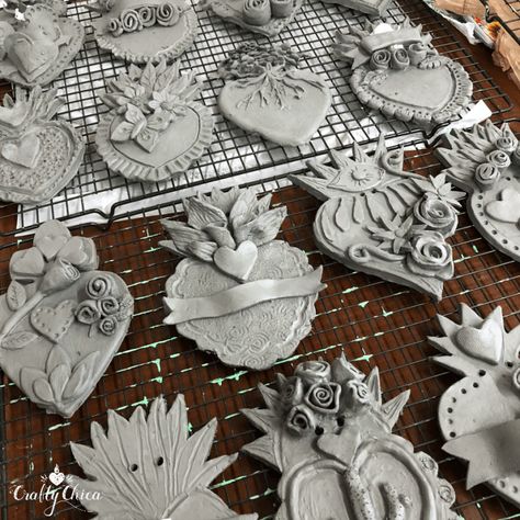 I Taught My First Clay Workshop! - The Crafty Chica Beginners Ceramics, Expressions Art, Clay Workshop, Cerámica Ideas, Ceramic Workshop, Keramik Design, Mason Jar Crafts Diy, Painting Classes, Ceramics Projects