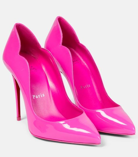 Louboutin Online, Minimal Shoes, Red Louboutin, Pink Pumps, Classic Pumps, Leather Wedge Sandals, Shoe Show, Patent Leather Pumps, Louboutin Shoes