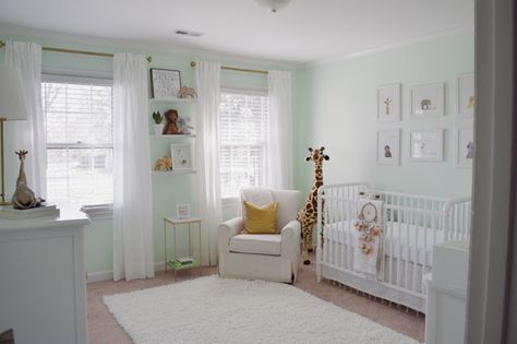 13 Green Nursery Ideas That Surprisingly Don't Remind Us of Split Pea Soup | Hunker Light Green Nursery, Mint Green Nursery, Ideas Habitaciones, Mint Nursery, Tropical Nursery, Pastel Nursery, Jungle Nursery, Green Nursery, White Nursery