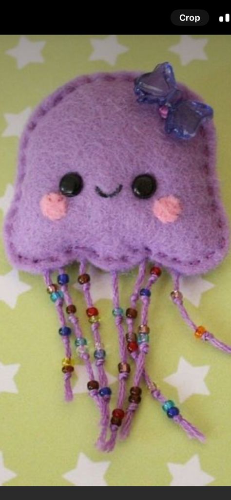 Purple Felt Crafts, Kawaii Felt, Felt Keychain, Baby Mobil, Fish Brooch, Felt Crafts Diy, Cute Sewing Projects, Plushie Patterns, Jelly Fish