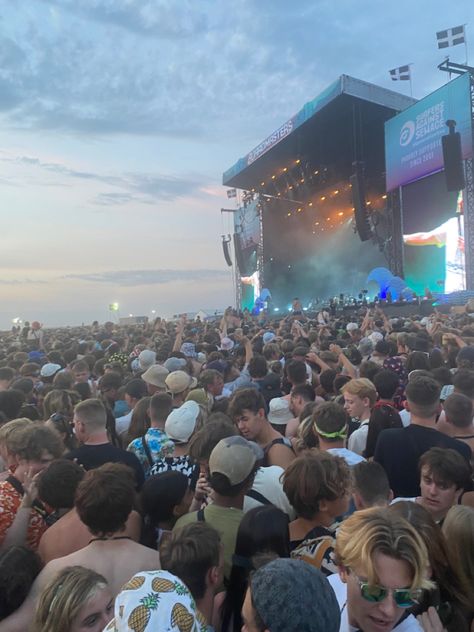 Boardmasters Aesthetic, Festival Concert Aesthetic, Music Fest Aesthetic, British Summer Aesthetic, Summer In Cornwall, Beach Concert Aesthetic, Boardmasters Festival, Cornwall Summer, Beach Music Festival