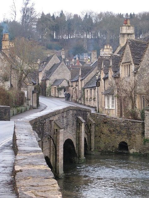 The beautiful streets of Castle Combe, Bath, England  Visit http://travelwithmeraki.com/ for more travel inspiration Castle Combe, Bath England, United Kingdom Travel, Village Photography, English Village, Beautiful Streets, English Countryside, England Travel, Pretty Places