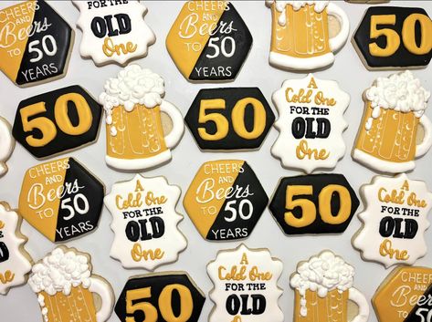 50th Birthday Cookie Ideas, 50th Cookies Birthday Men, 50th Birthday Cookies Decorated, 50th Birthday Cookies For Men, 50th Birthday Cookies, Cheers And Beers To 40 Years, Beer Cookies, Gold Cookies, Black And Gold Cake