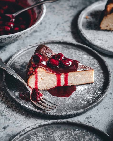 Cheesecake Product Photography, Cheesecake Food Styling, Basque Cheesecake Photography, San Sebastian Cheesecake Photography, Basque Cheesecake Decoration, Cheesecake Photography Food Styling, Cake Photography Styling, Bakery Moodboard, Cheesecake Basque