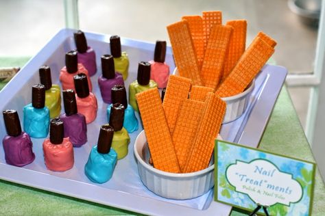 Makeup Party Activities, Spa Party Foods, Threenager Party, Spa Sleepover Party, Makeup Birthday Party, Wafer Cookie, Kids Spa Party, Spa Food, Girl Spa Party