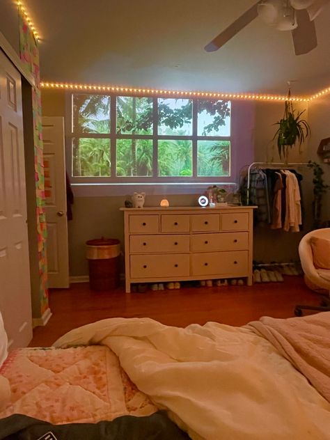 Led Lighting Ideas Bedroom, Square Room Aesthetic, Room Inspo Projector, Room With Led Lights Aesthetic, Aesthetic Room Ideas With Led Lights, Projector In Bedroom Setup, Bedroom Ideas With Led Lights, Led Room Aesthetic, Wall Clothing Rack