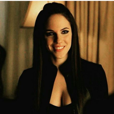 Lost Girl Bo, Bo And Lauren, Anna Silk, That Smile, Lost Girl, Female Celebrities, The Hobbit, Mood Board, Brazil