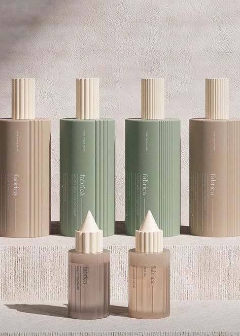 Sleek Skincare Packaging, Skin Care Packaging Mockup, Luxury Beauty Packaging, Natural Cosmetics Packaging, Luxury Skincare Packaging, Luxury Cosmetic Packaging, Shampoo Packaging, Bottle Design Packaging, Cosmetic Packaging Design