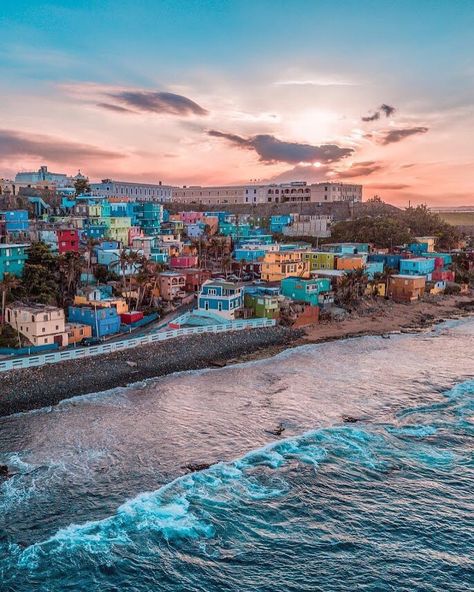 Discover Puerto Rico on Instagram: “La Perla is the pearl of San Juan, perfectly capturing how our culture is as beautiful as its setting! 📸 Photo by: @sousa_pr” Aesthetic Puerto Rico, Puerto Rico Aesthetic, San Juan Beach, Puerto Rico Island, Puerto Rico Beaches, Puerto Rico Pictures, Puerto Rico Trip, Puerto Rico Vacation, Puerto Rico History