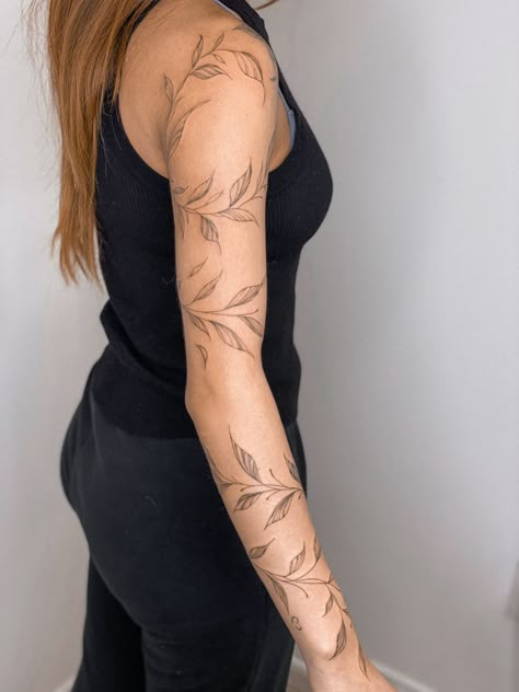 Tattoo Designs Women, Leg Tattoo Designs, Arm Wrap Tattoo, Upper Leg Tattoos, Floral Back Tattoos, Around Arm Tattoo, Wrap Around Tattoo, Wrap Tattoo, Leg Art