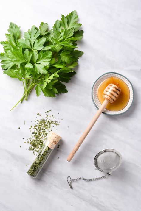 Parsley Tea Using Fresh Or Dried Parsley + Why Drink It? Parsley Tea Benefits, Parsley Benefits, Parsley Tea, Growing Parsley, Parsley Pesto, Dried Parsley, Herb Sauce, Chimichurri Sauce, Tea Benefits