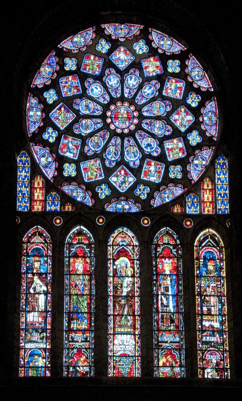 Chartres Cathedral is famous for its stain glass windows such as this window, the Chartres Rose Window. Gothic Window, Stained Glass Windows Church, Wine Bottle Wall, Neo Gothic, Gothic Windows, Stained Glass Church, Rose Window, Cathedral Architecture, Church Windows