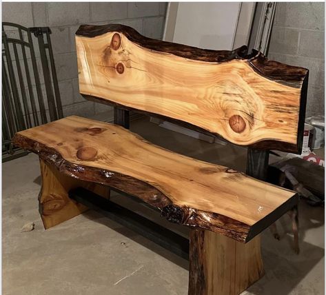 Live Edge Wood Projects, Log Furniture Plans, Cedar Wood Projects, Rustic Outdoor Furniture, Rustic Wood Crafts, Rustic Log Furniture, Rustic Furniture Diy, Barn Wood Crafts, Rustic Wood Furniture