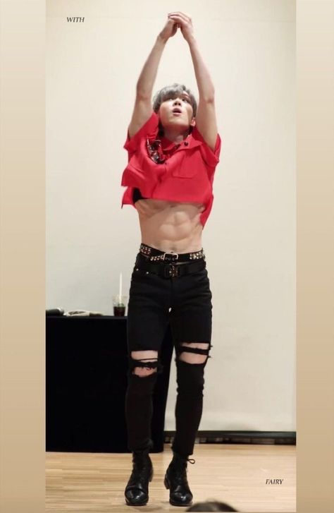 Byeongkwan Ace, Ace Byeongkwan, Kim Byeongkwan, A.c.e Byeongkwan, Boys In Crop Tops, Mens Crop Top, Superenge Jeans, Perfect Abs, Hot Asian Men