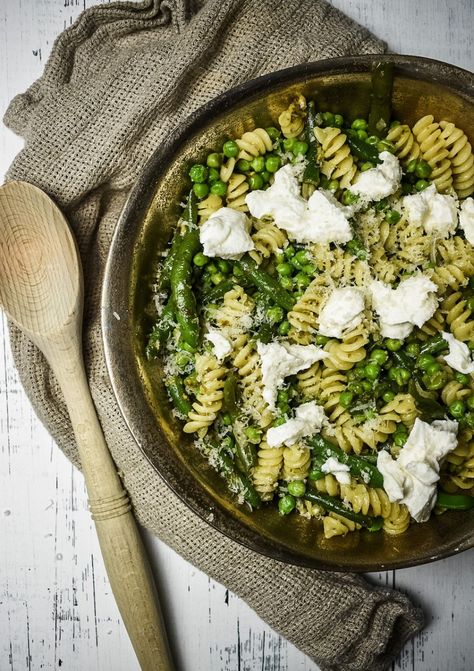 Easy Summer Pasta with Peas, Pesto, and Green Beans Easy Summer Pasta, Pasta With Peas, Pea Pesto, Olive Oil Pasta, Parmesan Pasta, Fresh Green Beans, Pesto Pasta, Just Cooking, Frozen Peas