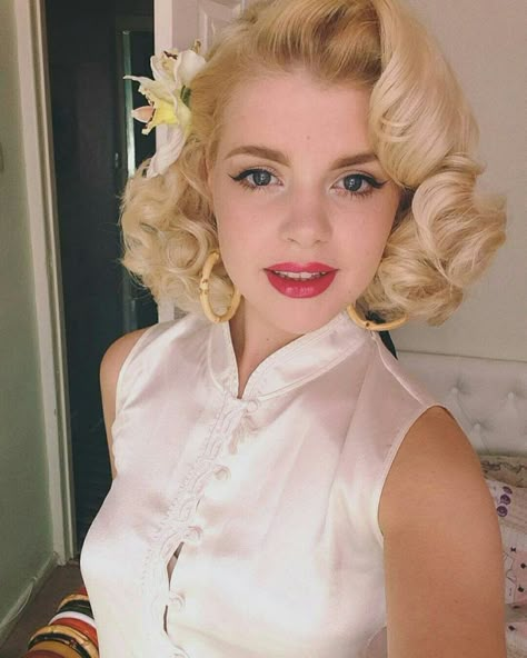 50s Hair Styles, Vintage Short Haircuts, Hairstyles Hollywood, Old Hollywood Makeup, Roller Set Hairstyles, 50s Hair, 60s Hairstyles, Hairstyles Vintage, Old Hollywood Hair