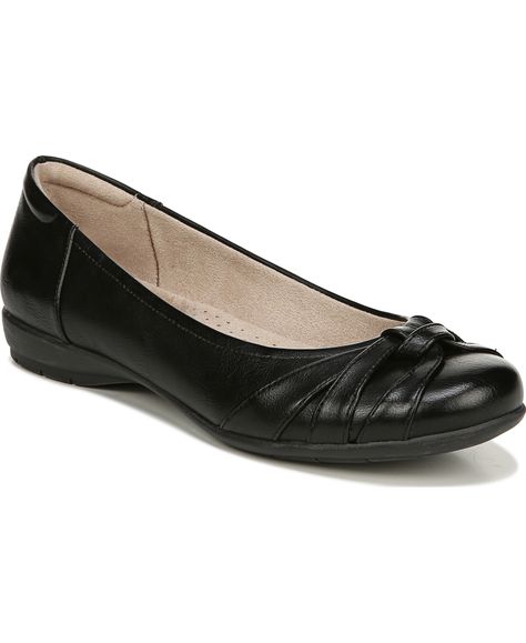 Black Ballerina, Flats Online, Slip On Flats, Shoe Last, Big Clothes, Beauty Gift Sets, Casual Loafers, Ballerina Flats, Black Flats