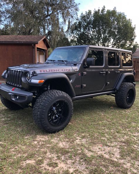 Jeep Wrangler Girl, Red Jeep, Black Jeep, Vision Board Pictures, Car Essentials, Adventure Aesthetic, Jeep Rubicon, Jeep Wrangler Rubicon, Dream Cars Jeep