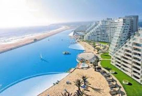 This is in Vina del Mar, Chile. It has the largest pool in the world and it's connected to the ocean! How cool is that!? Hotels In Bali, Amazing Swimming Pools, Big Swimming Pools, Big Pools, Infinity Pools, Cool Swimming Pools, Sharm El Sheikh, Hotel Pool, Pool Photos