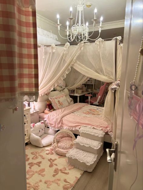 Decorate Room, Dream Bedroom Inspiration, Dream Ideas, Pink Room Decor, Dekorasi Kamar Tidur, Girly Room, Bilik Tidur, Redecorate Bedroom, Cozy Room Decor