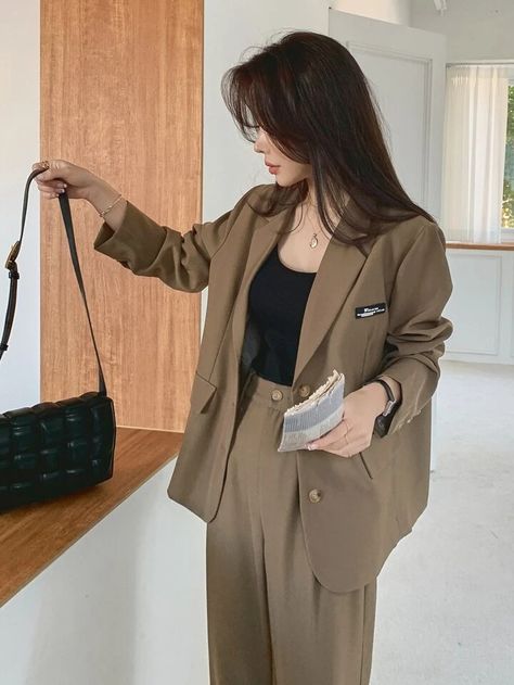 DAZY Letter Patched Detail Single Breasted Blazer & Pants | SHEIN USA Meeting Parents Outfit, Everyday Spring Outfits, Capsule Wardrobe Casual, Classy Fits, Single Breasted Blazer, Korean Casual Outfits, Business Casual Outfits For Work, Business Pants, Brown Style