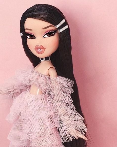 tags : bratz dolls nostalgic aesthetic chloe jade sasha yasmin skinny legend trendy profile photo picture instagram Bratz Doll Halloween Costume, Bratz Doll Makeup, Bratz Makeup, Bratz Halloween Costume, Dolls Aesthetic, Nostalgia Childhood, Middleton Dolls, Black Bratz Doll, Bratz Doll Outfits