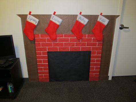 I Wanna Major in Crafts: Paper Fireplace Paper Fireplace, Fireplace Christmas Decor, Diy Christmas Fireplace, Paper Fire, Xmas Fireplace, Fireplace Christmas, Diy Preschool, Christmas Apartment, Christmas Fireplace Decor