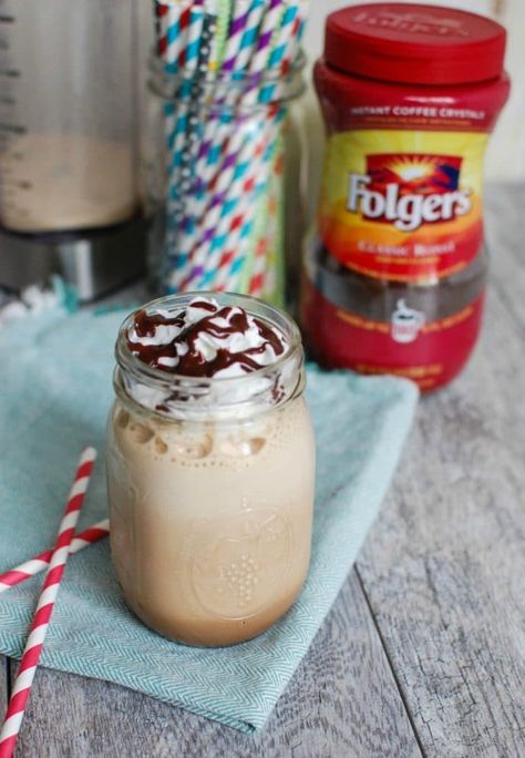 Instant Coffee Frappuccino, Homemade Starbucks Mocha Frappuccino, Easy Mocha Frappe Recipe, Blenderjet Recipes, Keto Mocha Frappuccino, Instant Iced Coffee Recipe, Homemade Mocha Frappe, Coffe Drinks, Mcdonald’s Mocha Frappe Recipe