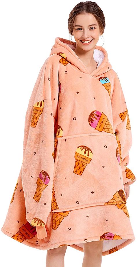 Big Hoodies, Comfy Casual Outfits, Clueless Outfits, Blanket Hoodie, Family Movie, Cute Lazy Day Outfits, Family Movie Night, Hoodie Blanket, Hoodie Cozy