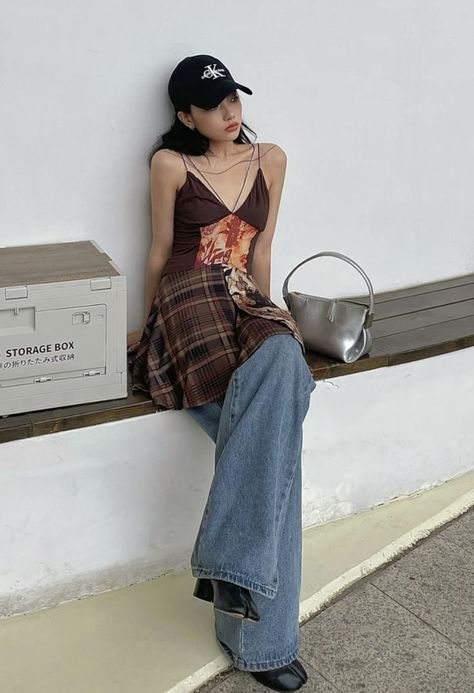 Sheer Vest Outfit, Layered Spring Outfits, Korean Astethic, Dress Over Jeans Outfit, Dress Over Jeans, Corset Fashion Outfits, Dress Over Pants, Summer Layering, Fashion Design Clothes