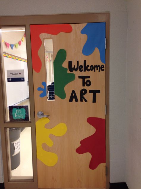 Art Room School Design, Art Room Rugs, Art Room Door Decorations Classroom, Art Door Ideas, Art Room Door Ideas, Art Teacher Door Decorations, Art Room Decorations, Art Room Door Decoration, Art Classroom Door Ideas