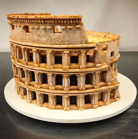 Architecture Cake, Arch Cake, Italian Themed Parties, 9th Birthday Cake, Cake Competition, Roman Colosseum, Royal Cakes, City Cake, Travel Cake