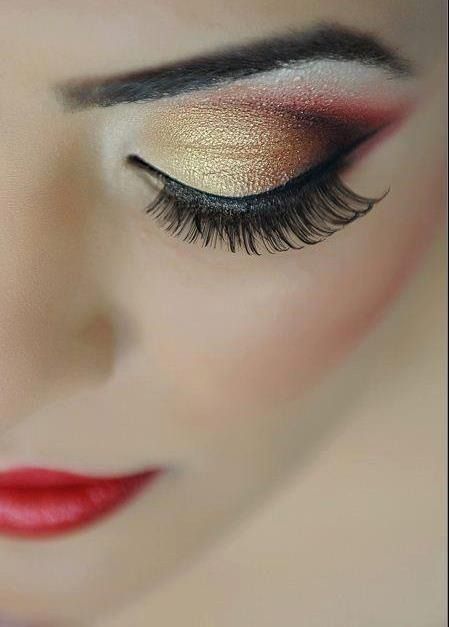 Eye Makeup Red, Wonder Woman Makeup, Make Up Gold, Trendy Eyeshadow, Woman Makeup, Gold Lips, Wonder Woman Costume, Beauty Make-up, Braut Make-up