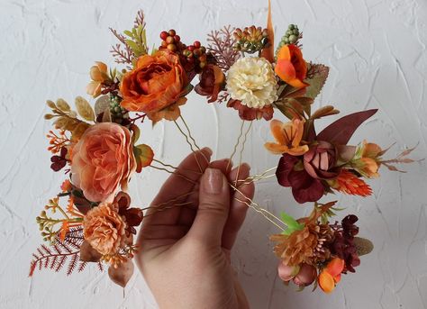 Orange Flower Crown, Boho Floral Crown, Burnt Orange Wedding, Rusting Wedding, Burnt Orange Weddings, Flower Hair Pins, Fleur Orange, Daisy Wedding, Flower Comb