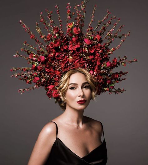 Derby Hats Diy Ideas, Mexican Halloween Costume, Autumn Goddess, Dark Fantasy World, Rose Headpiece, Floral Headdress, Flower Costume, Headpiece Diy, Mardi Gras Costumes