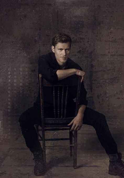 Klaus From Vampire Diaries, Klaus The Originals, The Mikaelsons, Klaus And Caroline, Don Draper, Vampire Diaries Wallpaper, Daniel Gillies, Original Vampire, Vampire Diaries Cast