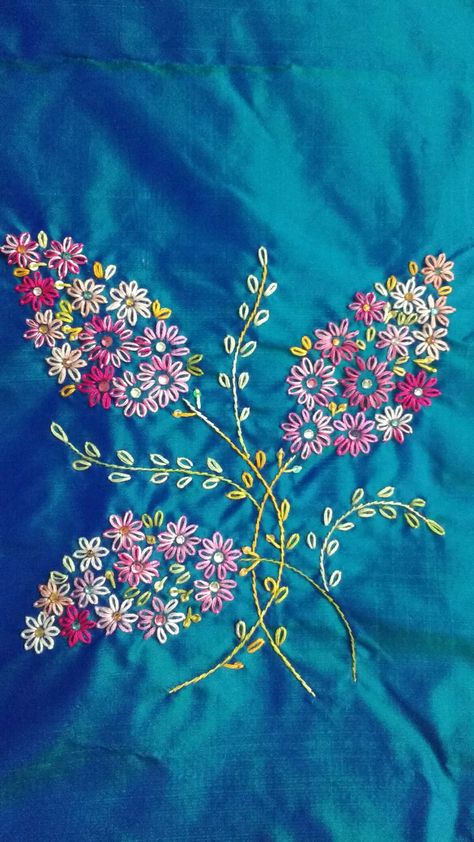 Shade Work Embroidery Design, Laisy Daisy Stitch Embroidery Design, Dhaga Work Design, Lazy Daisy Embroidery Design Pattern, Lazy Daisy Embroidery Design Motifs, Emrodari Design, Lazy Daisy Embroidery Design, Hand Work Saree, Drawing Embroidery