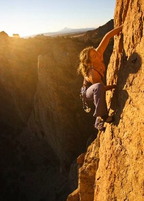 Rock Climbing Aesthetic, Climbing Aesthetic, Free Climbing, Free Climb, Adventure Aesthetic, Outdoor Climbing, Granola Girl, Dream Lifestyle, Future Life