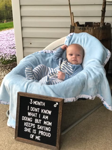 Monthly Milestone Letter Board, Four Months Letter Board, Five Month Letter Board, Three Month Milestones Photo Ideas, Baby Board Ideas, 3 Month Baby Photoshoot Boys, 3 Months Baby Photography Boy, 3 Month Baby Picture Ideas, 3 Month Photoshoot Ideas