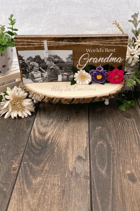 Wood Staining Techniques, Mom Birthday Gift Ideas, Stain Art, Handmade Picture Frames, Mothers Day Gift Ideas, Rustic Picture Frames, Best Grandma, Wood Artwork, Picture Frame Decor