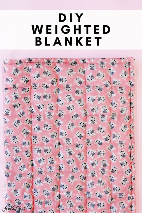 DIY Weighted Blanket Gifts To Sew For Christmas, Diy Weighted Blanket, Make A Weighted Blanket, Sew For Christmas, Easy Things To Sew, Weighted Blanket Diy, Making A Weighted Blanket, Make Your Own Blanket, Gifts To Sew