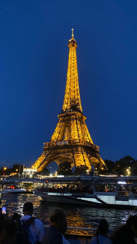 Night cruise 🛳️ One of the best decisions about “to do” in Paris 🥹 20€ by Getyourguide u welcome ❕ #paris #paryż #sekwana #river Welcome To Paris, A Dream Come True, City Break, Dream Come True, A Dream, Good Things, Paris, France